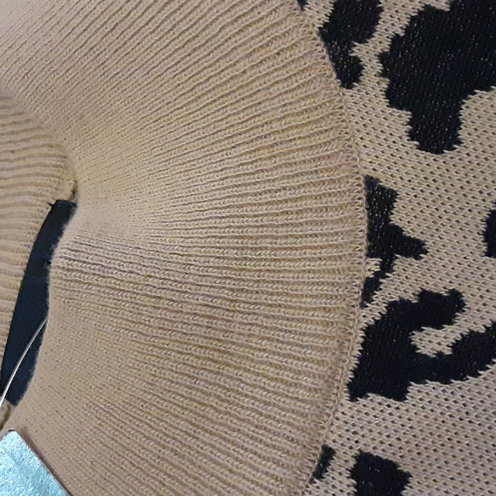 JM Collection pullover - Picture 8 of 9
